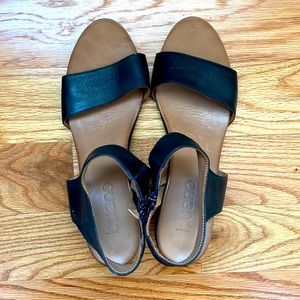 Bueno Black Leather Wedge